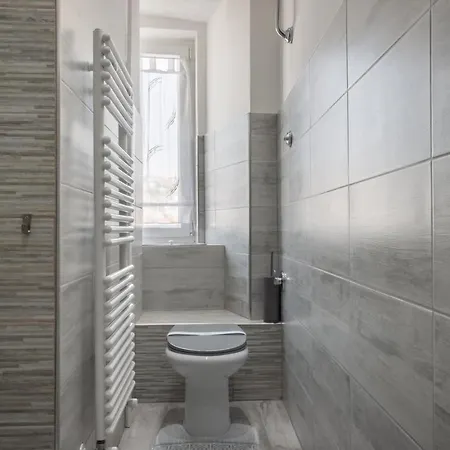 Free Netflix & Wifi Perla